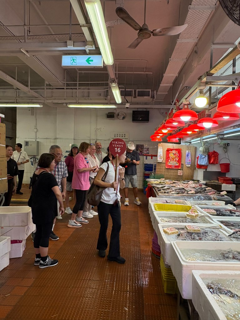 Guided Wet Market Tour - Local Seafood Stall