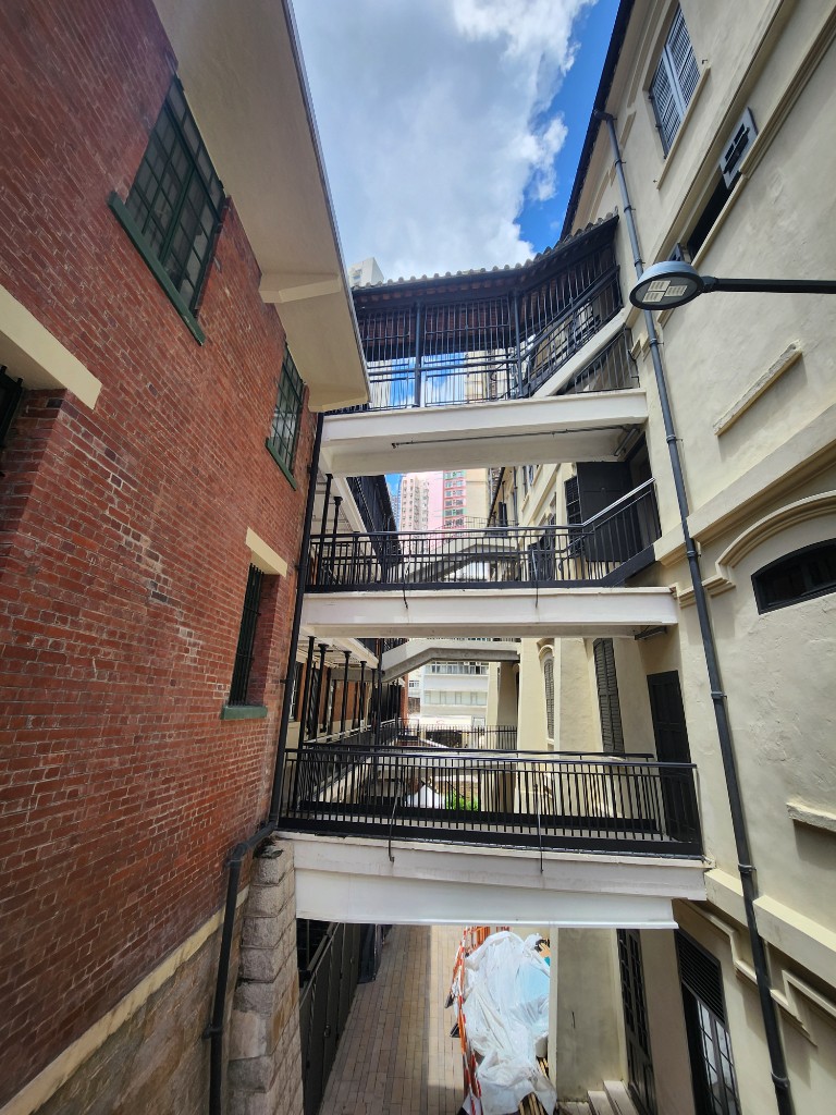 Connecting bridges between heritage buildings